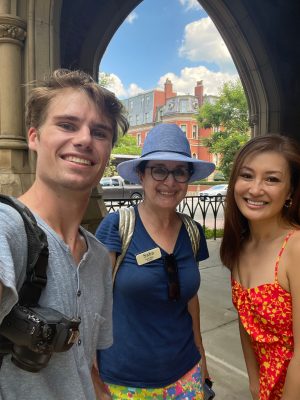 Milena Vukotic et al. posing for the camera